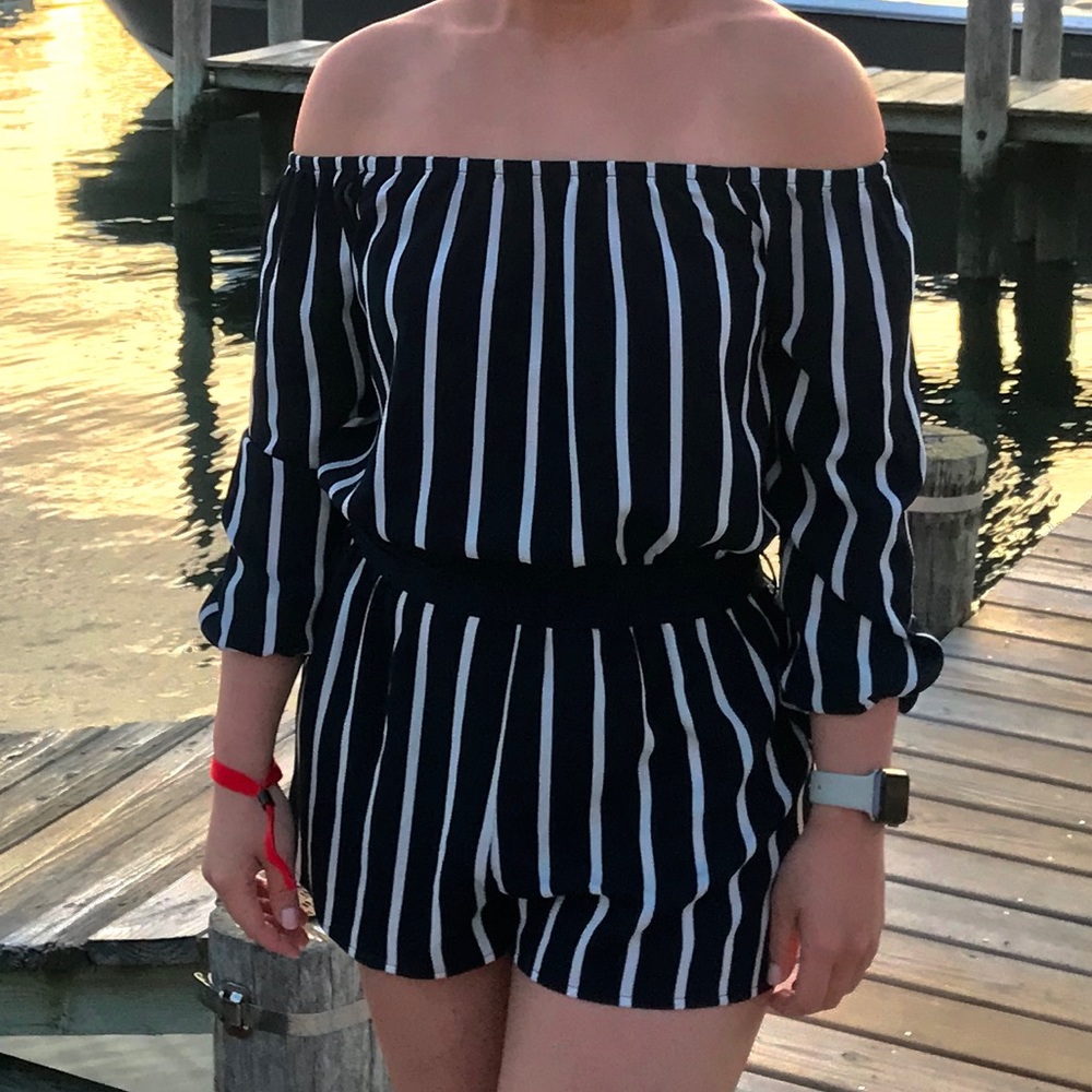 Forever 21 navy blue and white stripe romper